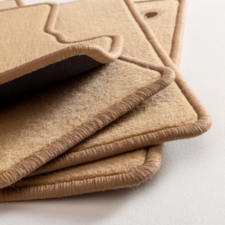 Alfombras de Moqueta,  Nissan ALMERA 3 Y 5 PUERTAS (1995-2000), Color Beige, Calidad Premium, REF: NS0003P5B