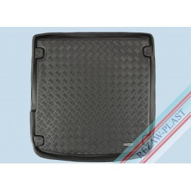 Volkswagen TOURAN II version 5 passenger, 7 passenger [with the third row of seats folded] (2015 - ), REF: 101875R